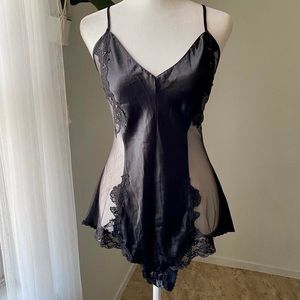 Vintage Victoria’s Secret lingerie teddy  ✨